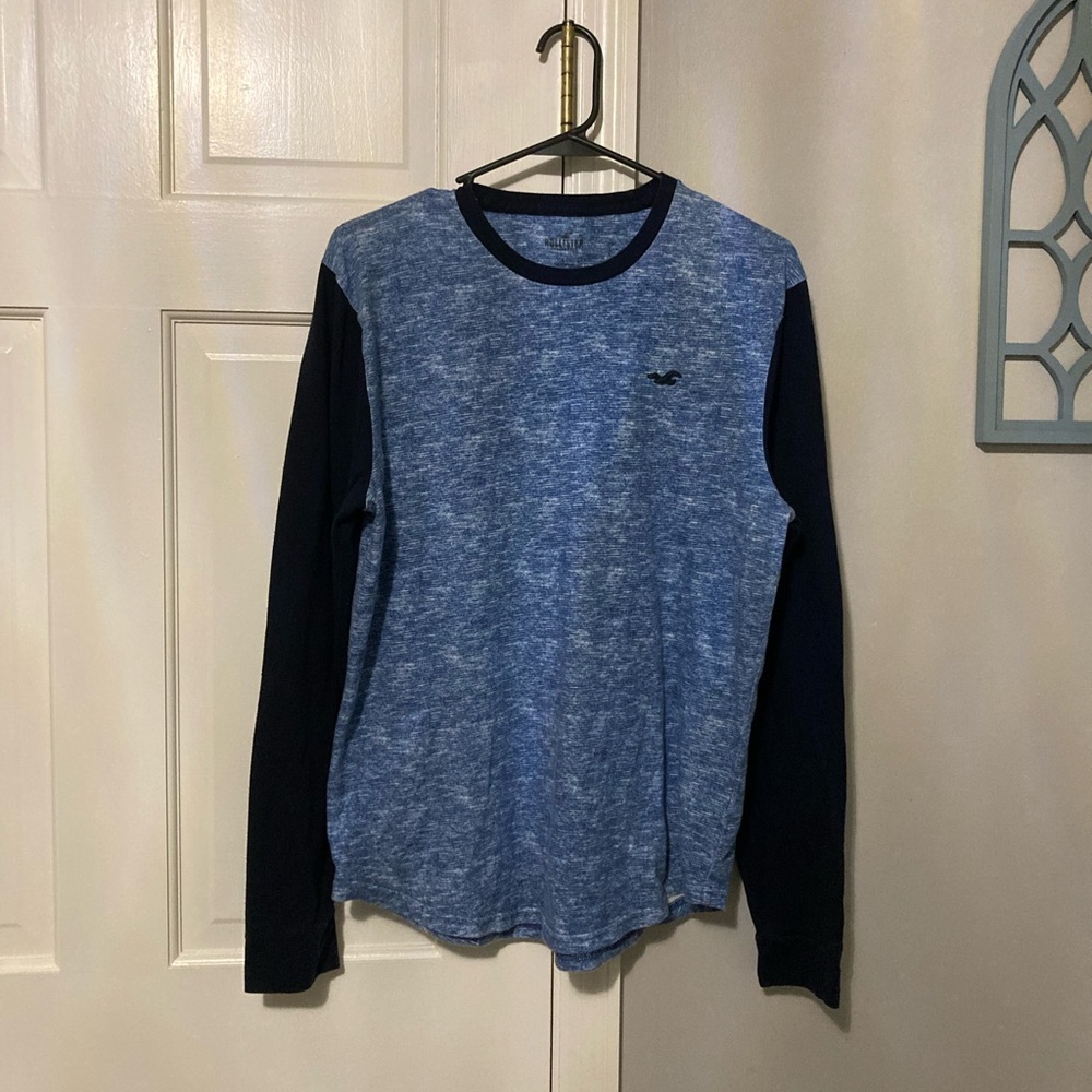 Hollister Blue and Black Crew Neck Shirt